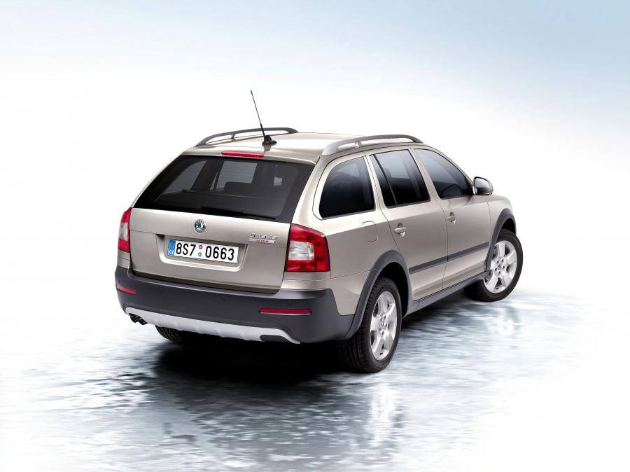  Skoda Octavia Scout 2009 года  (фото 2 из 35)